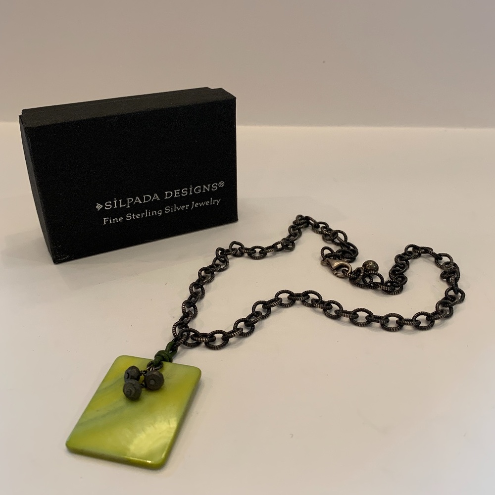 Silpada -- Green Mother-of-pearl Pendant Necklace